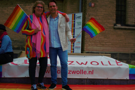 230415 Regenboogvlag actie Zwolle045.jpg